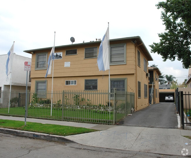 Building Photo - 11320 Tiara St Rental