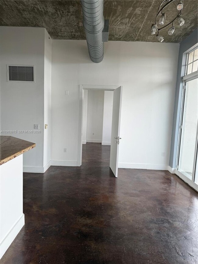 Photo - 1791 NE Miami Gardens Dr Unit E604