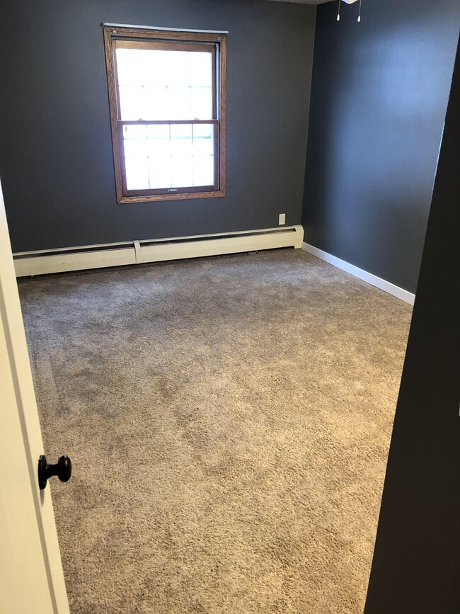 Photo - 815 Smetana Rd