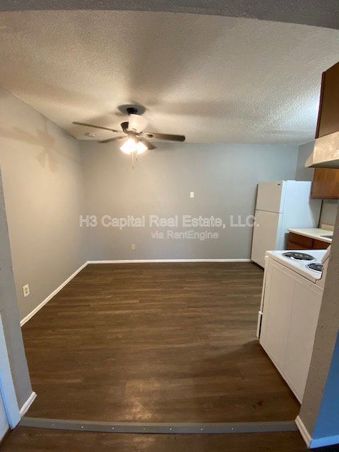 Photo - 400 George St Unit B