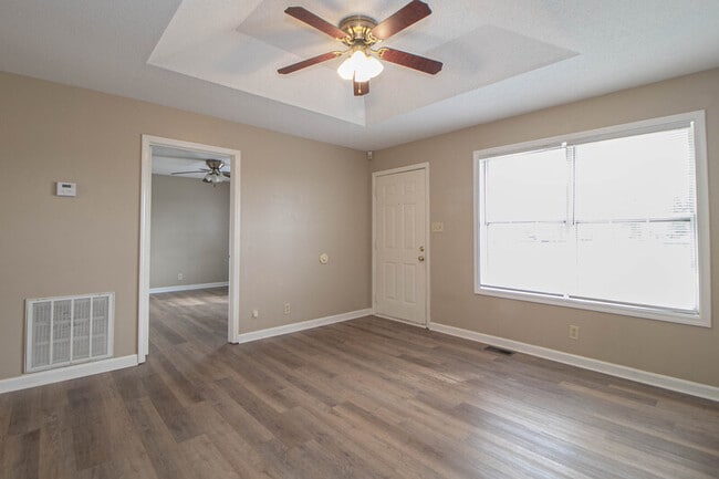 Photo - 581 Oakmont Dr