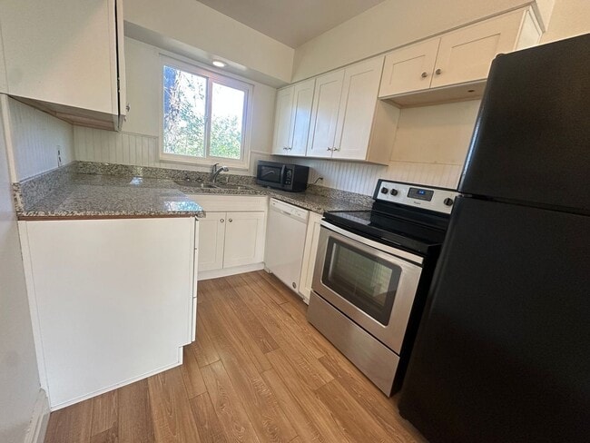 Photo - 145 Keystone Pl Unit 145 Keystone Place E