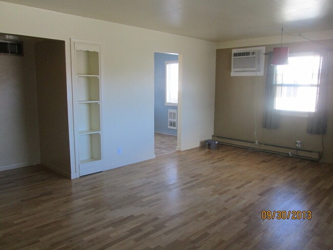 Photo - 2 bedroom home with great back yard!