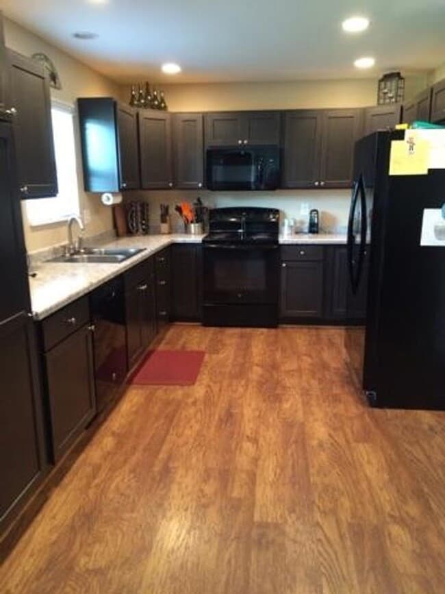 Photo - 3 Bedroom Duplex