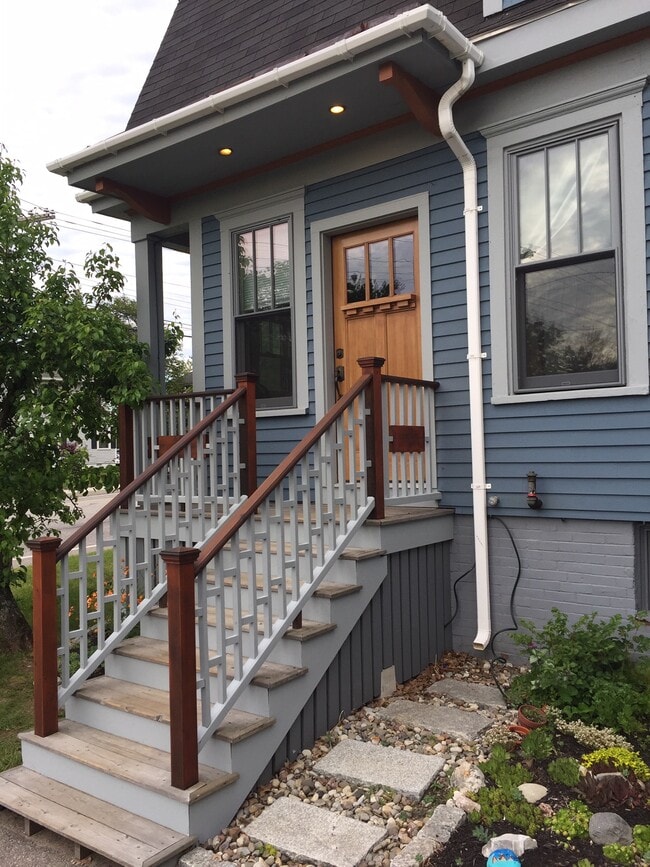 Photo - 10 Pine Point Rd Unit Apt 1