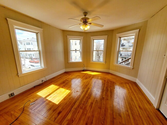 Building Photo - 48 Everard St Unit 1