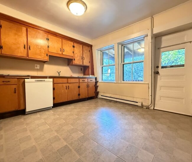 Photo - 193 Mount Auburn St Unit 3