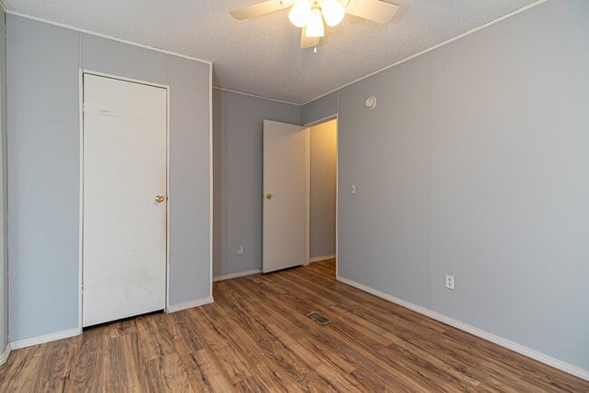 Building Photo - "Charming 2-Bed, 2-Bath Mobile Home Retrea...