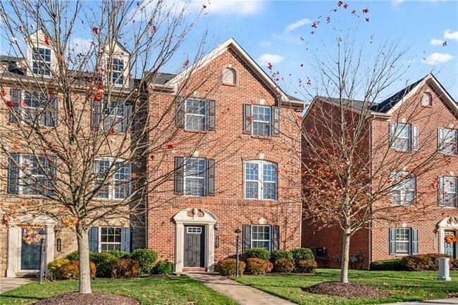 Photo - 1966 Georgetown Dr