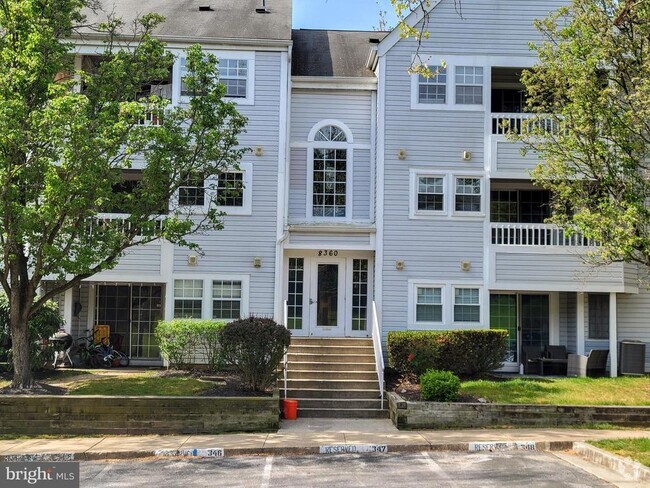 Building Photo - 8360 Montgomery Run Rd Unit H Rental