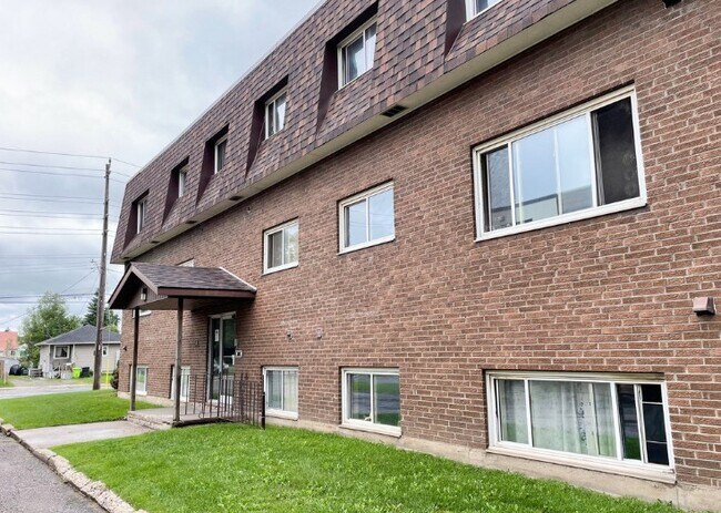 Hawthorn Place Apartments