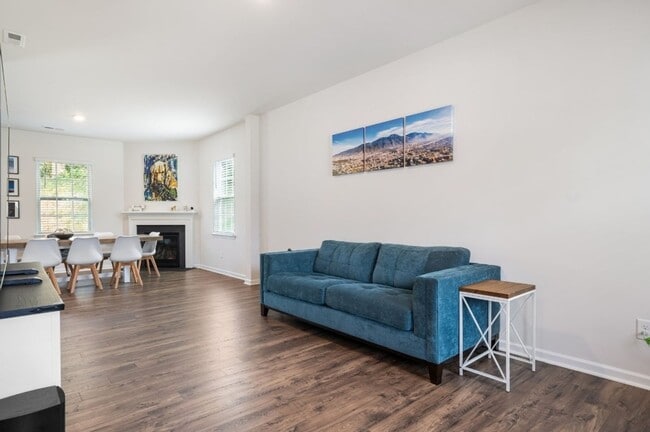 Photo - 4116 Village Blvd NW