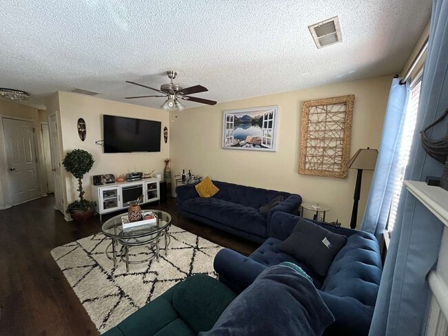 Building Photo - 6956 Gallant Cir SE