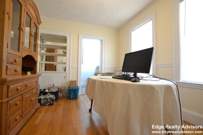 Photo - 73 Hunnewell Ave Unit 1