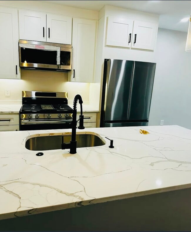 Building Photo - 53 Horace St Unit 1