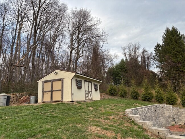 Photo - 2016 Harkins Rd