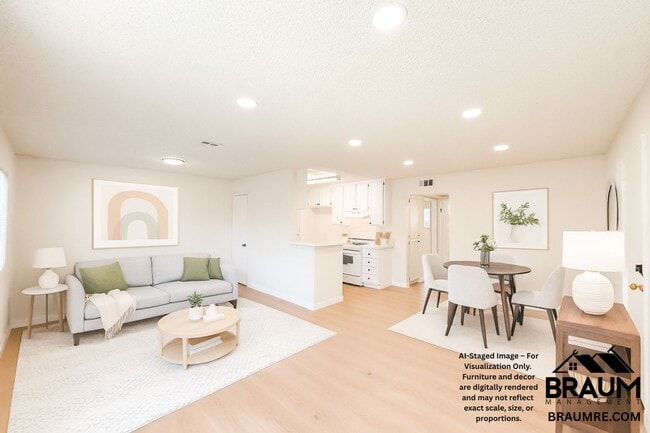 Building Photo - 14801 Delano St Rental