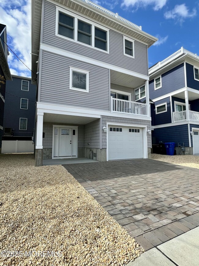 127 Dewey Dr