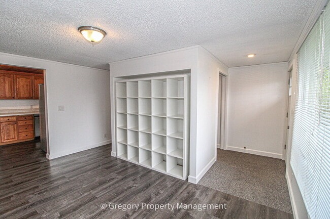 Photo - 1202 44th St SE