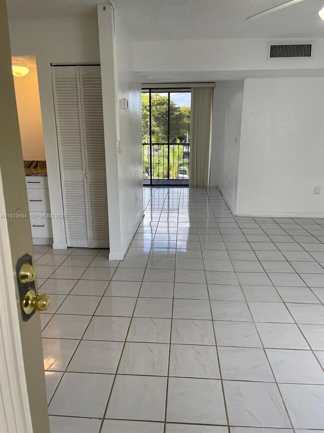 Photo - 8075 SW 107th Ave Unit 318