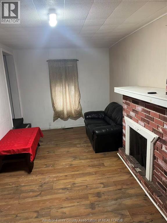 Photo - 3155 Peter St