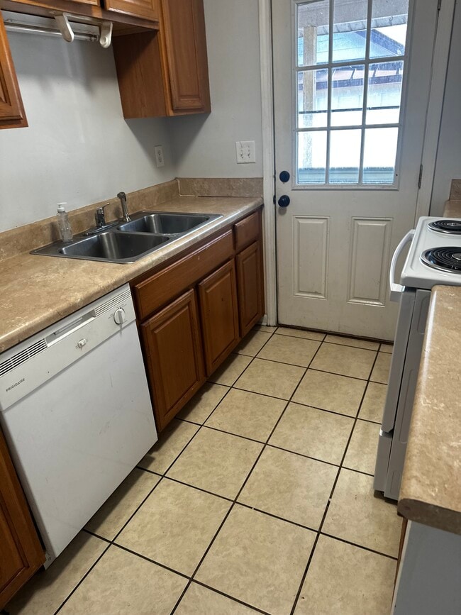 Photo - 819 17th Ave N