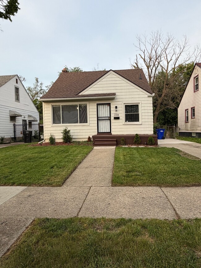 Building Photo - 7794 Vaughan St