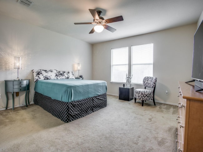 Photo - 1618 Duet Dr