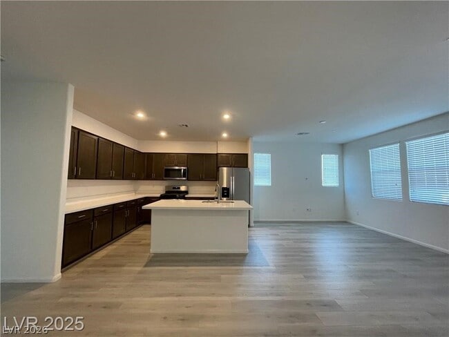 Photo - 645 Bellus Pl