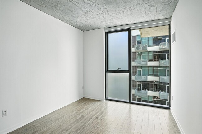 Photo - 1343 S Wabash Ave