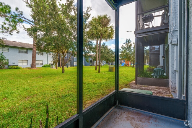 2BR, 2BA - 955SF - Patio