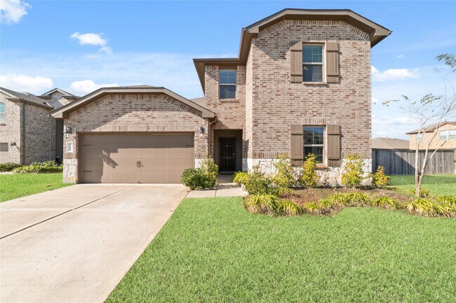 Building Photo - 5615 Cedar Cres Ct