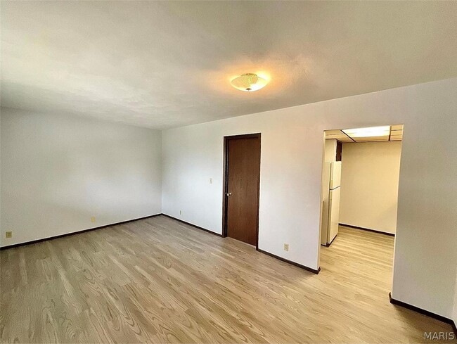 Photo - 106 S High St