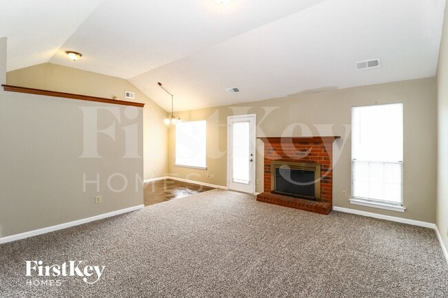 Photo - 5672 Riverhead Ave