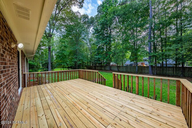 Photo - 101 Gatewood Dr