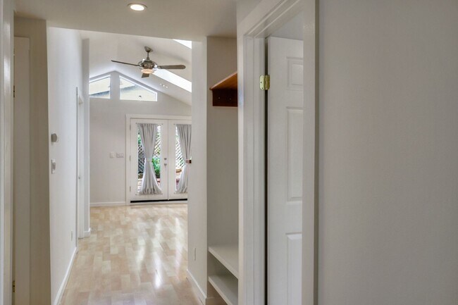 Photo - 3669 Madrone Ave Unidad Front House