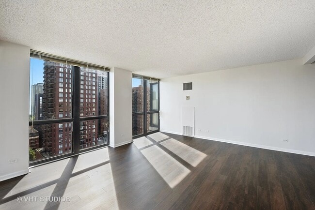 Photo - 1122 N Clark St Unit 1806
