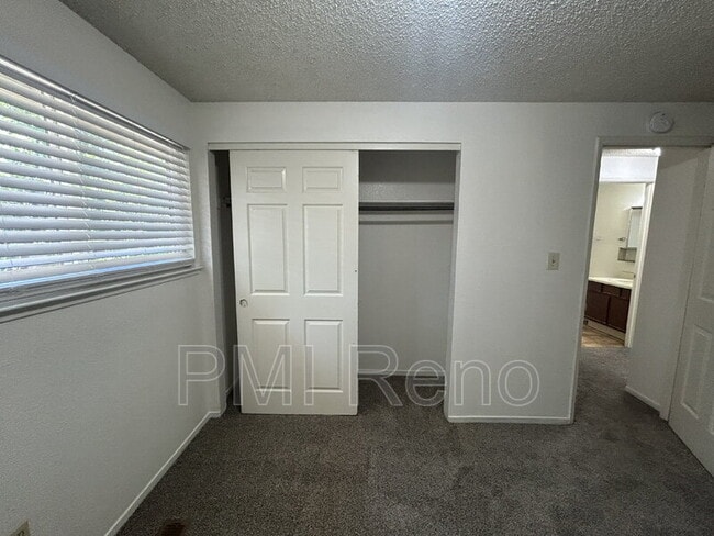 Photo - 6620 Lotus St