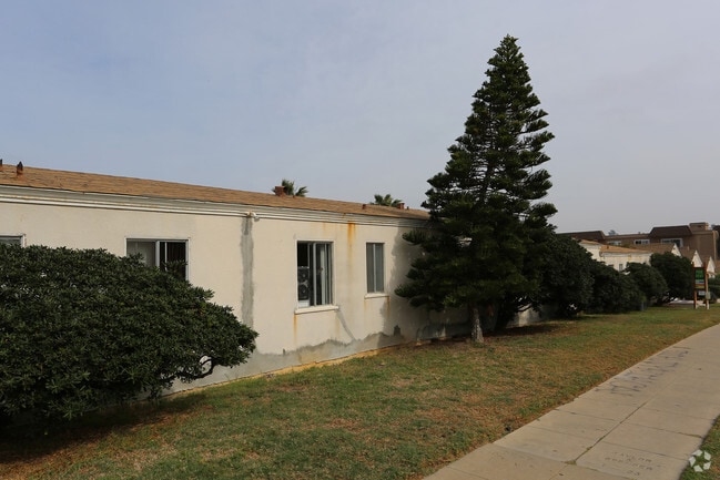 Photo - Silver Spray Apartments