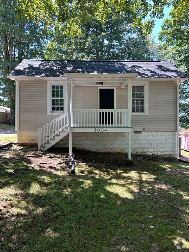 Building Photo - 1004 Cayuga St Rental