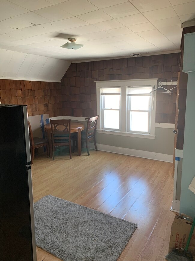 Kitchen - 171 Callodine Ave Unit Upper