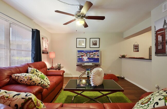 Photo - 1900 Burton Dr Unidad 113