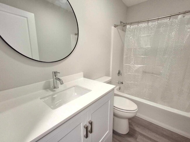 Photo - 123 Northampton Dr