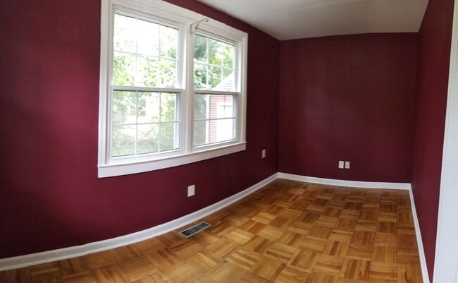 Photo - 702 Tanyard St