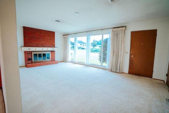 Photo - 3BD/2BD Home Located next to the Hospital in Eureka!