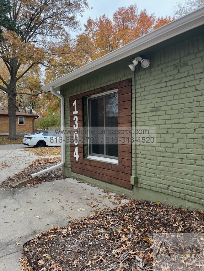 Available Mid January! 5 Bedrooms, PLUS Rec Room in Gladstone! - Available Mid January! 5 Bedrooms, PLUS Rec Room in Gladstone!