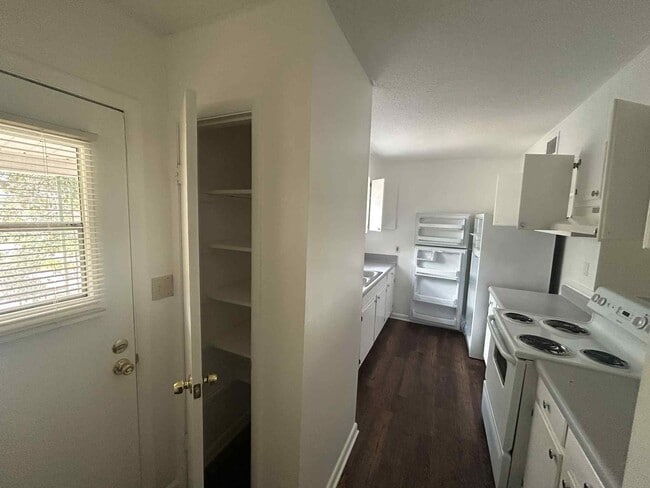 Photo - Pine Ridge Apartments at Shalimar