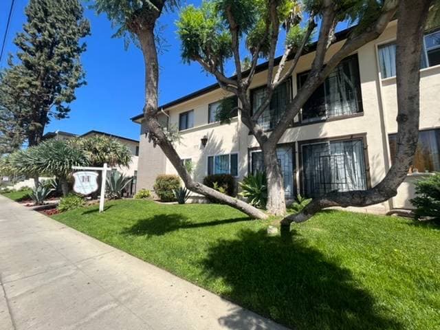 Azusa Grande Apartments - Azusa Grande Apartments
