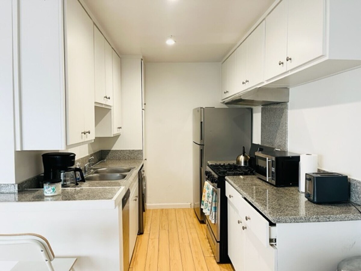 Photo - Preuss Apartments Unit 1