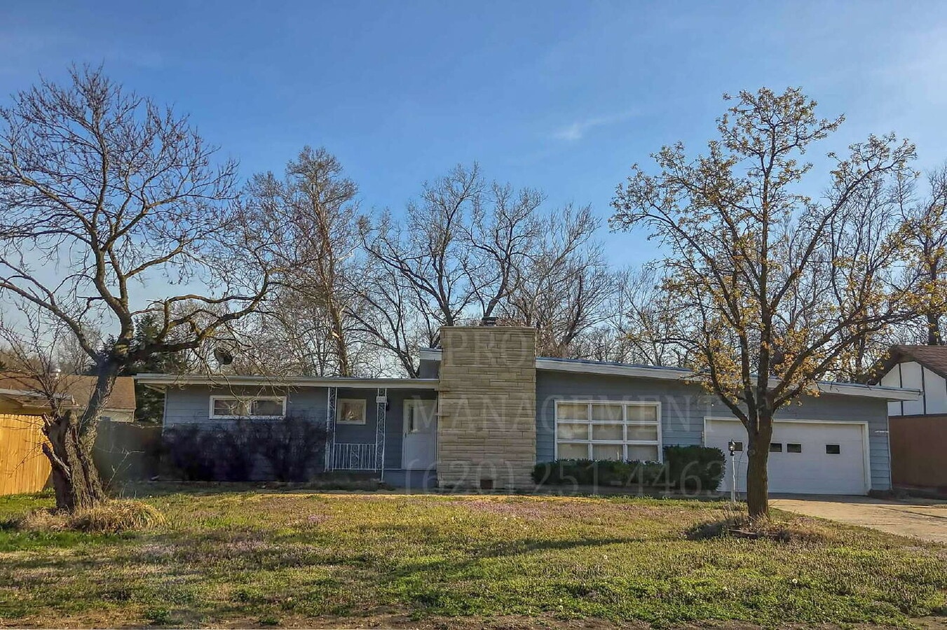 Spacious 3-Bedroom, 1.5-Bathroom Home with Den - Spacious 3-Bedroom, 1.5-Bathroom Home with Den